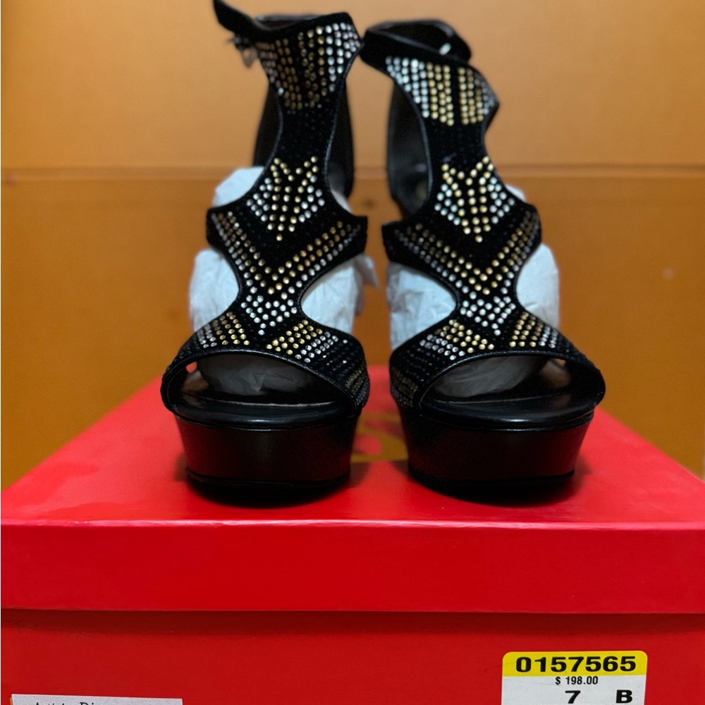 Chic Black and Gold Women's Heels